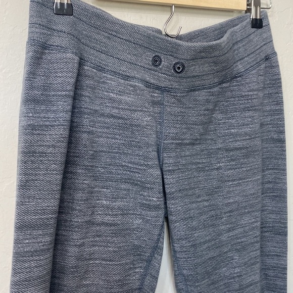 Lululemon grey crop joggers size 8 - Picture 2 of 10